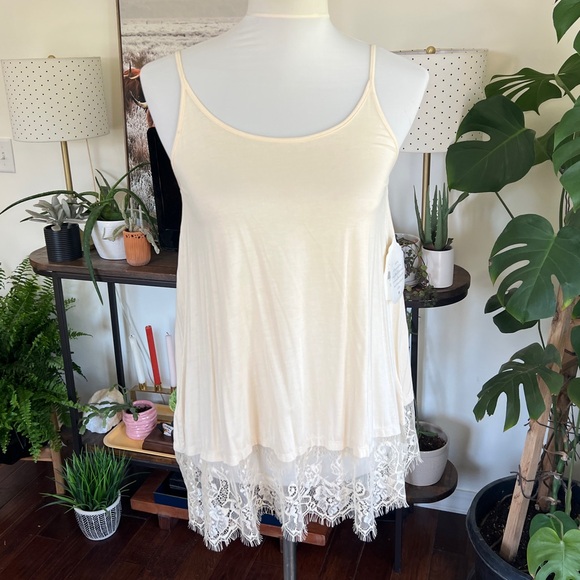 Altar'd State Tops - Altar’d State Elegant Cream Lace Trim Tank Top Shirt NWT